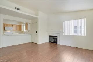 Photo #5: 2317995 Listing