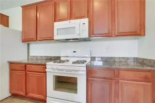 Photo #6: 2318011 Listing 