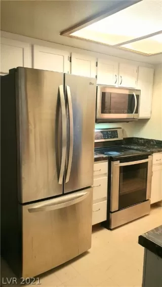 Photo #2: 2318045 Listing 