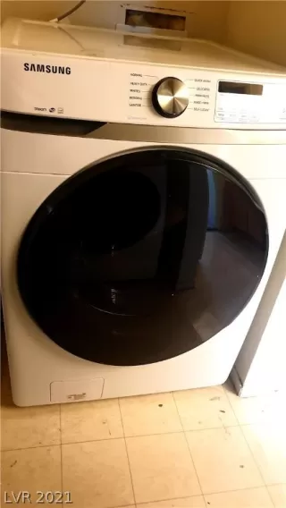 Photo #4: 2318045 Listing 