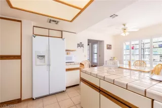 Photo #4: 2318055 Listing 