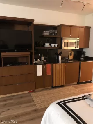 Photo #3: 2318072 Listing 