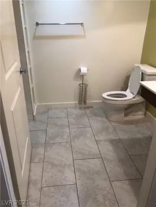 Photo #4: 2318072 Listing 