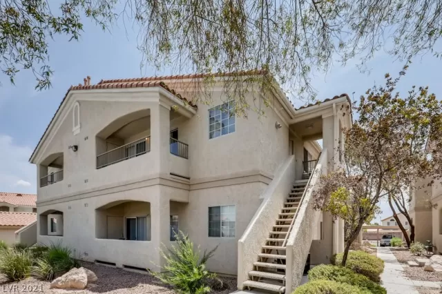 MLS: 2318102 Condo For Sale