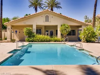 Photo #1: 2318102 Listing