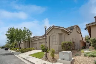 Photo #1: 2318149 Listing 