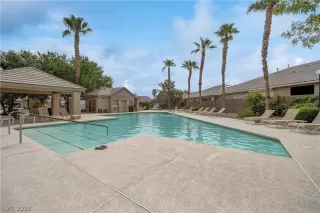 Photo #3: 2318149 Listing 