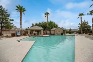 Photo #4: 2318149 Listing 