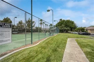 Photo #5: 2318149 Listing 