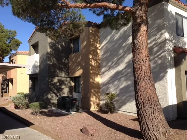 MLS: 2318163 Condo For Sale