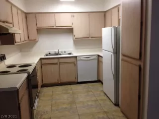 Photo #2: 2318163 Listing 