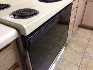 Photo #6: 2318163 Listing 