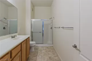 Photo #3: 2318167 Listing