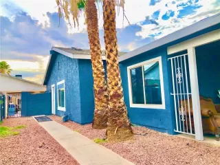 Photo #1: 2318192 Listing 