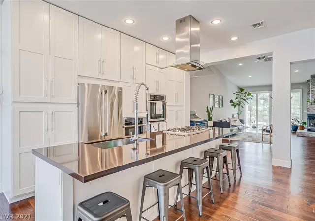 MLS: 2318217 Condo For Sale