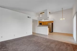 Photo #5: 2318257 Listing