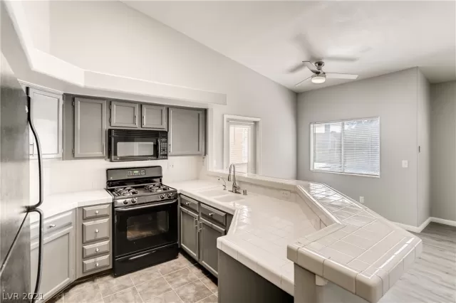 MLS: 2318277 Condo For Sale