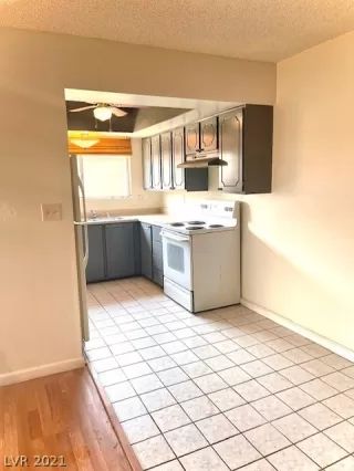 Photo #2: 2318291 Listing 