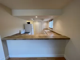 Photo #1: 2318294 Listing 