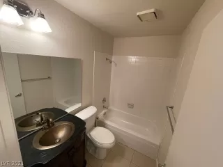 Photo #4: 2318294 Listing 