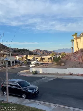 Photo #2: 2318301 Listing