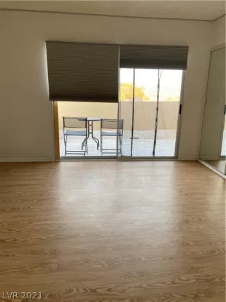 Photo #3: 2318301 Listing