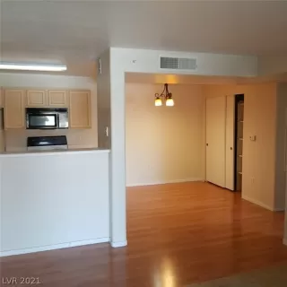 Photo #6: 2318314 Listing 