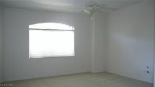 Photo #6: 2318321 Listing 