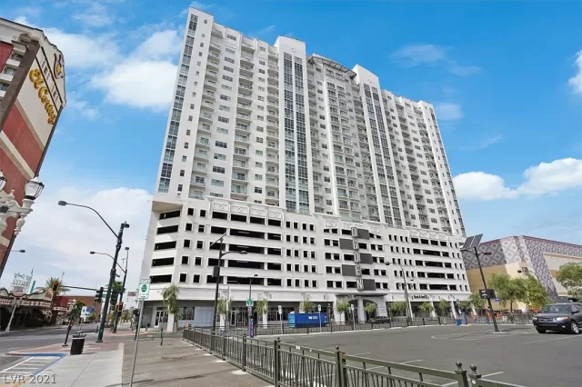 MLS: 2318324 Condo For Sale