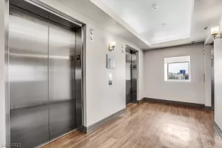 Photo #2: 2318324 Listing