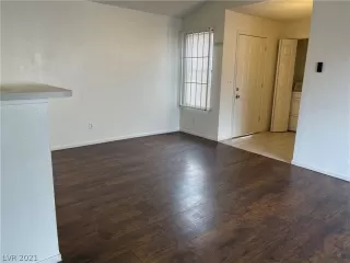 Photo #4: 2318334 Listing