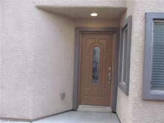 Photo #1: 2318366 Listing 