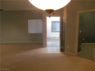 Photo #4: 2318366 Listing 