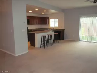 Photo #6: 2318366 Listing 