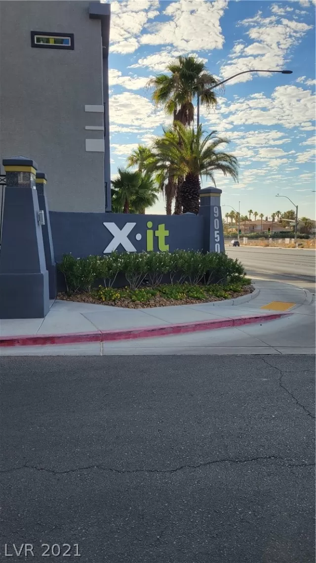 MLS: 2318384 Condo For Sale