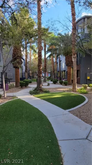 Photo #3: 2318384 Listing 