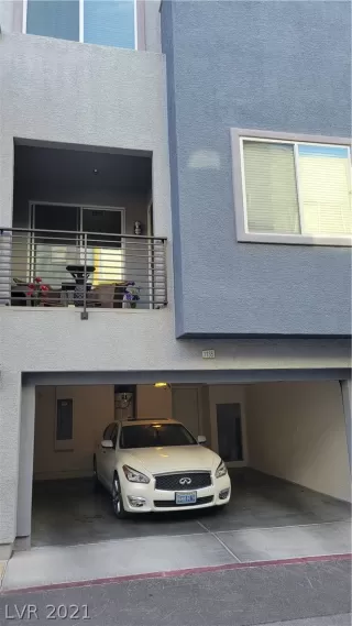 Photo #4: 2318384 Listing 