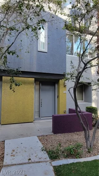 Photo #5: 2318384 Listing 