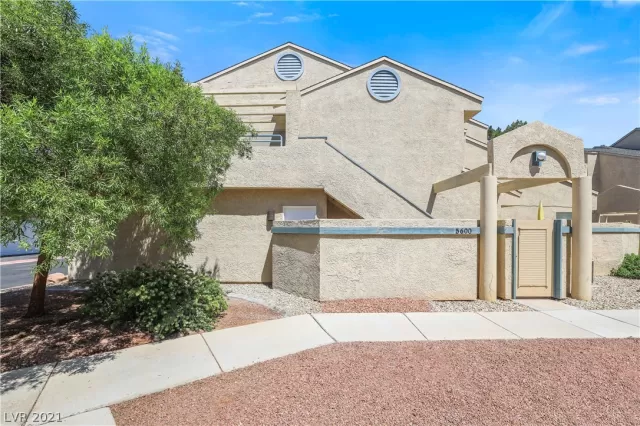 MLS: 2318404 Condo For Sale