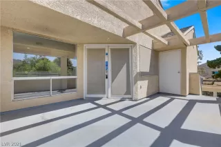 Photo #3: 2318404 Listing 