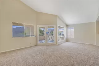 Photo #6: 2318404 Listing 