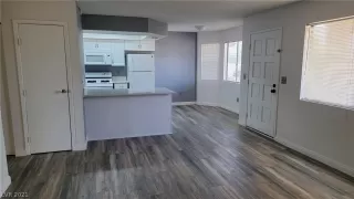 Photo #2: 2318414 Listing