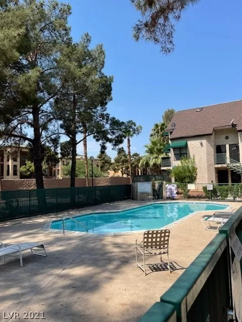 MLS: 2318434 Condo For Sale