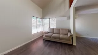 Photo #2: 2318434 Listing 