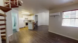 Photo #5: 2318434 Listing 