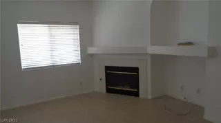 Photo #3: 2318469 Listing