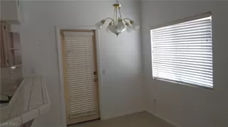 Photo #4: 2318469 Listing