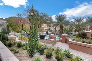 Photo #2: 2318472 Listing