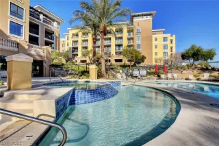 Photo #6: 2318472 Listing