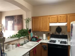 Photo #3: 2318487 Listing 